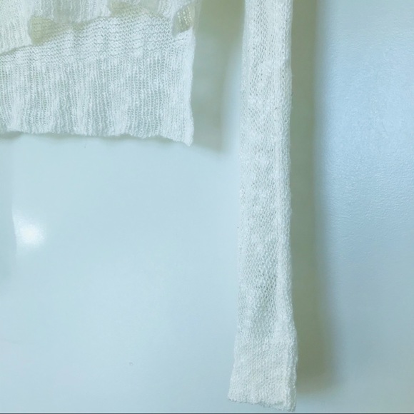 Adorable asymmetrical Lightweight White Sweater - Picture 5 of 9